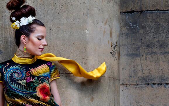 <b> 色妝學(xué)院品牌網(wǎng)站建設(shè)開發(fā)制作中</b>